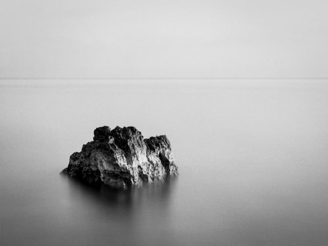 Kámen v moři