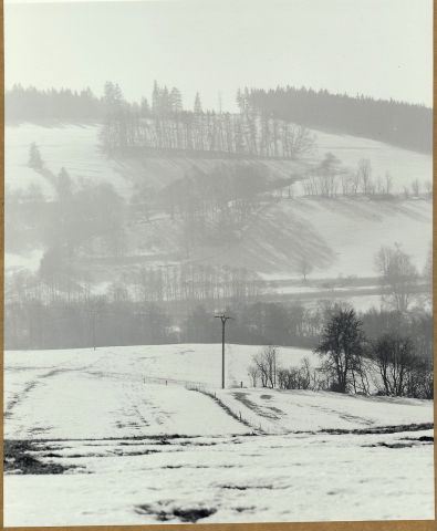 Z Pastviny (593m.n.m.) pohledn na Kamenný vrch (635 m.n.m.) u Dolního Kramolína - 2017/ii